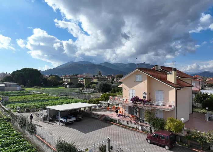 Nonna Merj Feriegård Albenga